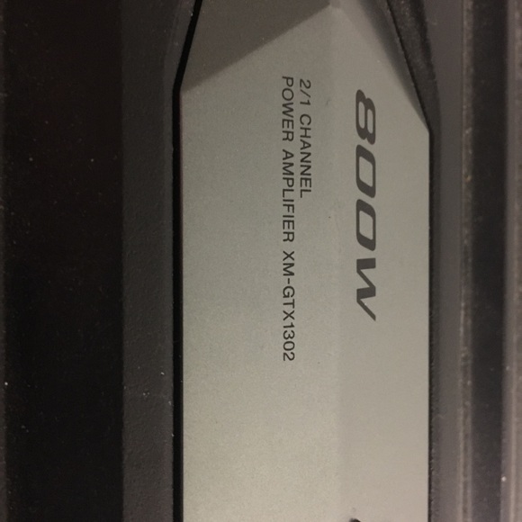 2 12’s in box with amp - Picture 4 of 6